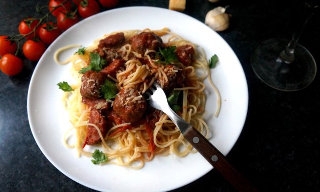 Макароны с фрикадельками за 25 минут: отличный вариант быстрого обеда