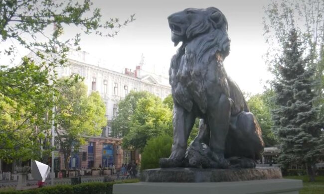 Скульптура Льва, фото: Голос