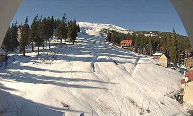 Час діставати лижі: Драгобрат вкрився снігом (фото)