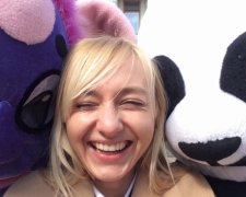 Блондинка з ЦПК відпочиває від боротьби з корупцією на Шрі-Ланці
