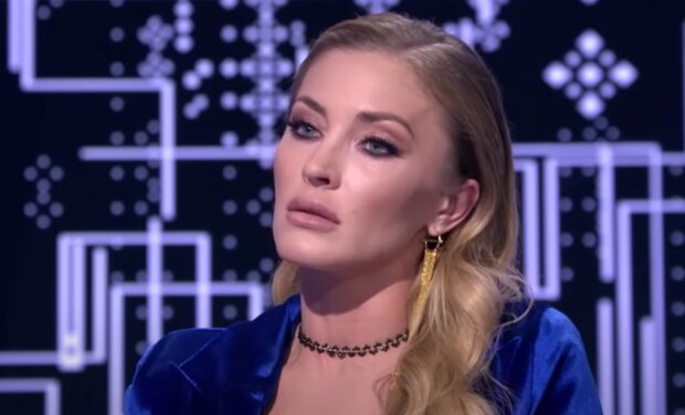 Ведущую шоу «ДНК» актрису Анну Казючиц со скандалом выгнали из спектакля