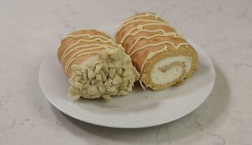 Апельсинові бісквітні рулетики з вершками: фото скрін Ютуб