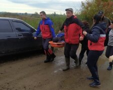 На Прикарпатье нашли мокрого и испуганного грибника - бродил по лесу сутки