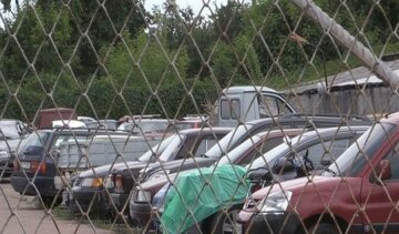 Машини правоохоронців стали ласим шматком для автокрадіїв 