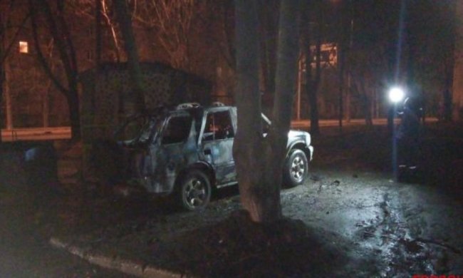 У Харкові вночі підірвали військовий позашляховик