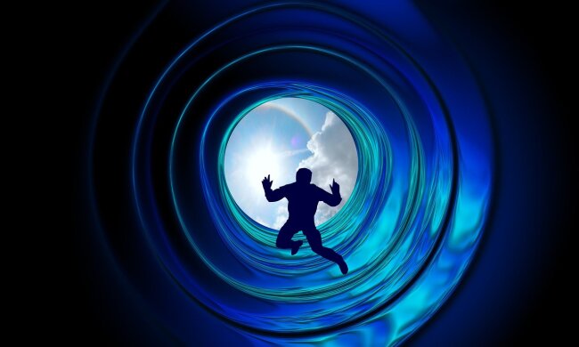 Життя після смерті, фото з вільних джерел