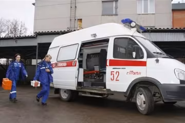Замість милостині на пенсіонерку зійшла вивіска магазину