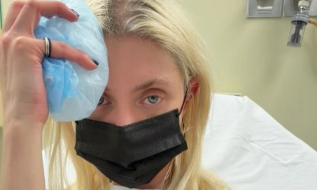 Тейлор Момсен, фото з соцмереж співачки