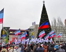 Краще веселіться: озброєні донецькі "Діди Морози" вразили українців