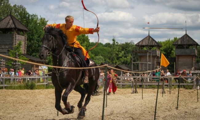 Під Києвом пройде шоу кінних лучників