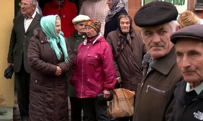 Пенсіонери в Україні. Фото: скриншот Youtube