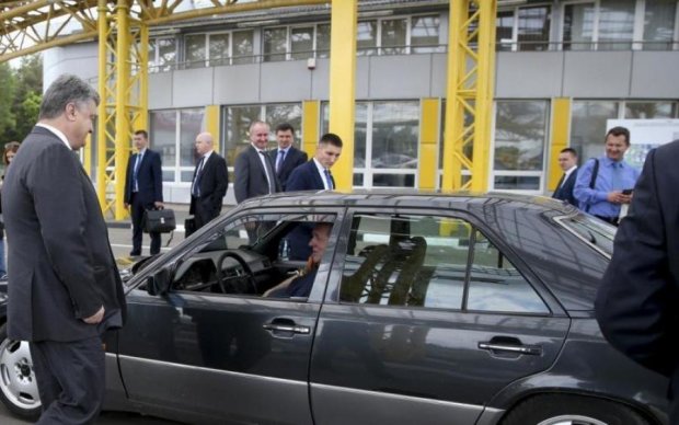 Порошенко и депутаты   возродили славную традицию Януковича