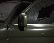 Оплевал и расстрелял: депутат показал соседям, кто чей слуга