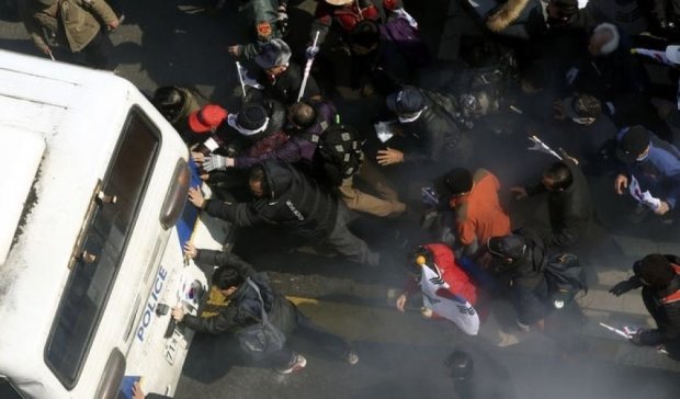 Импичмент Пак Кын Хе: в Сеуле начались беспорядки, двое людей погибли