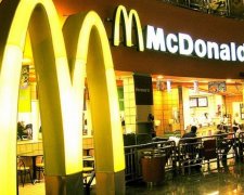 13 звезд, которые начали карьеру в McDonalds (фото)