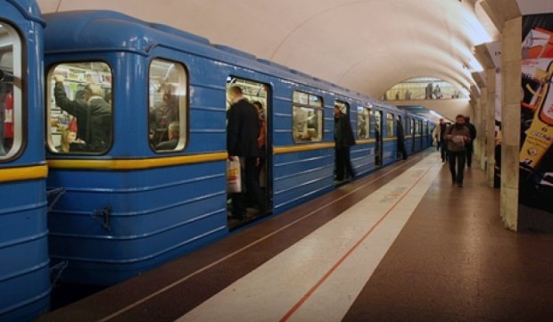 Вперше київське метро працюватиме довше через погоду