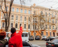 Переполох в Одессе: радикалы захватили гостиницу в центре