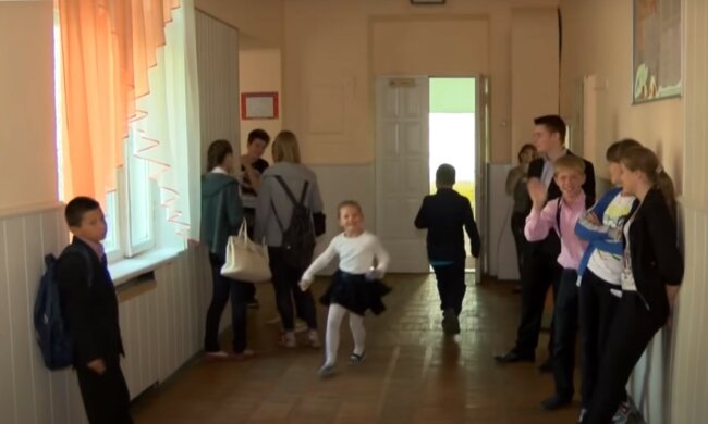 школа, скриншот из видео