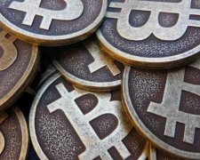 Курс біткоіна на 20 березня: криптовалюта відновлюється після падіння