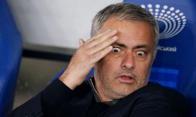 Моуринью раскритиковал Питта за развод с Энистон