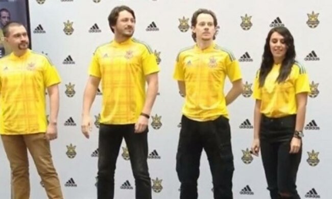 Нову форму збірної порівняли з картатою сумкою (фото)