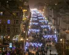 На батьківщині "євроблях" встановили найнебезпечнішу в світі ялинку: "Свято наближається", фото