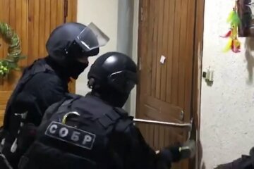 Родители сожгли приемных детей, когда они устали работать