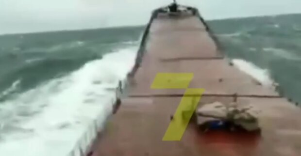 Крушение корабля с украинцами на борту, скриншот: Youtube