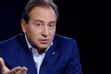Гройсман 28 раз нарушал регламент Рады