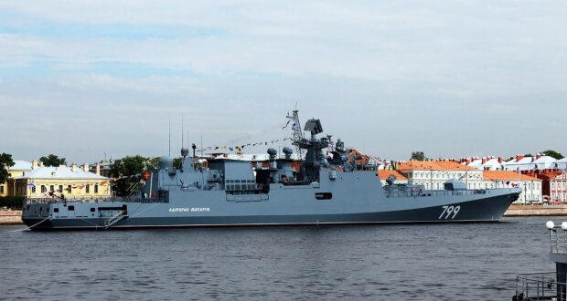 Російський фрегат "Адмірал Макаров"