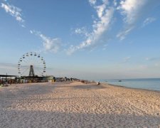 Онлайн-метеостанція й нові веб-камери в Кирилівці показали туристам реалії курорту