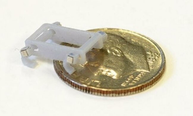 Вчені створили роботів розміром з монету