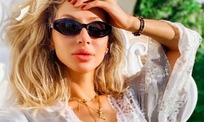 Світлана Лобода ошелешила фокусами на відпочинку, "стерла" з пляжу свою доньку