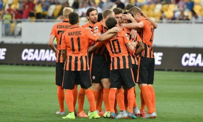 Чтобы сохранить газон на "Арене Львов", «Шахтер» сыграет в Запорожье - Луческу