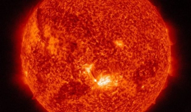 NASA опубликовало снимок вспышки на Солнце