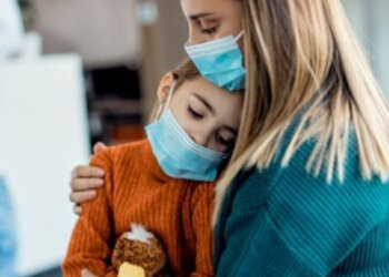 Прийом дитини лікарем, фото: youtube