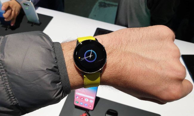 Galaxy Watch Active и Galaxy Fit