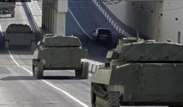 Террористы свозят технику калибром меньше 100 мм под Донецк 