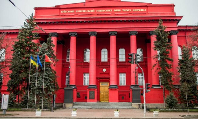 Абитуриенту на заметку: топ-20 самых "умных" вузов страны 