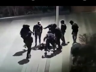 В Парижі побили українського підлітка, кадр з відео