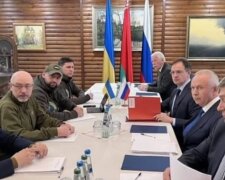 Дмитро Пєсков назвав дату переговорів рф і України: Подоляк і Арахамія нікуди не поїдуть