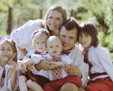 Традиції понад усе: українська діаспора присвятила флешмоб вишиванці