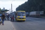 На Тернопільщині невідомі загадили дитячий майданчик - випили, погуляли і все поламали