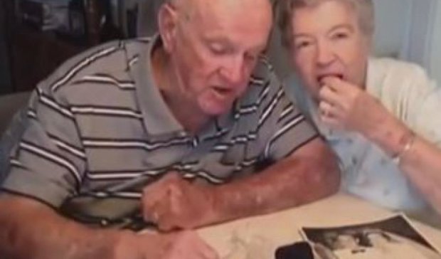 Подружжя з США 60 років їсть свій весільний пиріг