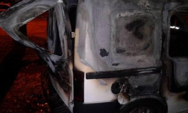 В Ровно сгорел автомобиль активиста