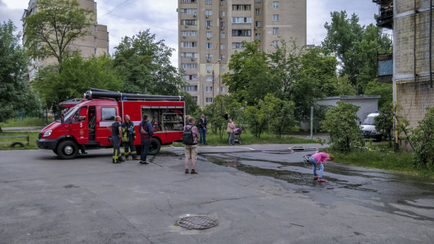 В центре Киева произошло жуткое ЧП, кадры трагедии попали в сеть: "Пришло время рубить руки"