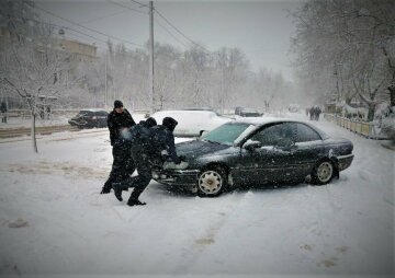 Гвардейцы помогают спасателям, facebook.com/mvs.gov.ua