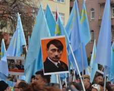 У кращих традиціях НКВС: окупанти пройшлися по домівках кримських татар
