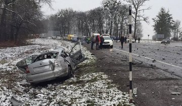 ДТП з маршруткою під Львовом: двоє загинули та десятеро поранені (фото)