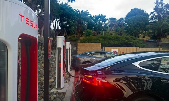 Tesla врятувала життя водію з інсультом